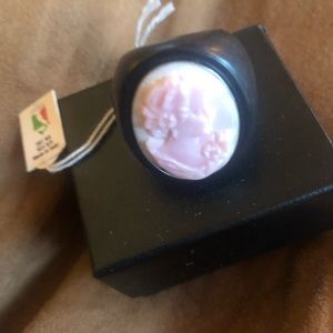 New Italian Amedeo Carved Shell Cameo Ring size 7 make A Dramatic Statement